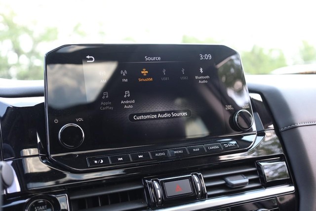 Nissan Pathfinder Vehicle Image 15