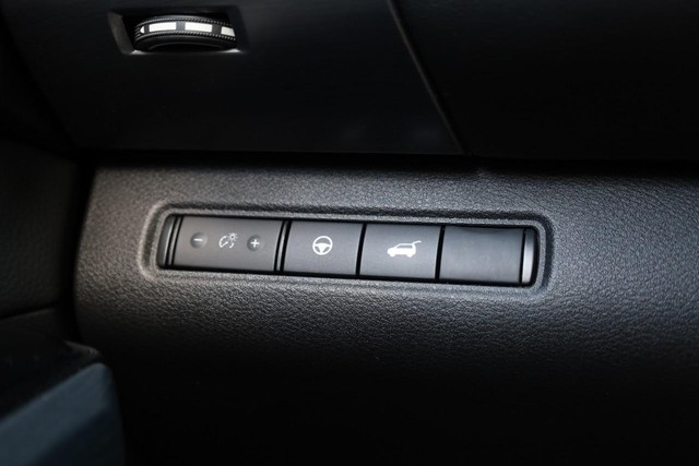 Nissan Pathfinder Vehicle Image 22