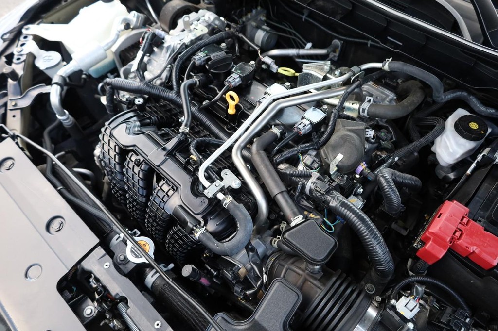 Nissan Altima Vehicle Full-screen Gallery Image 25