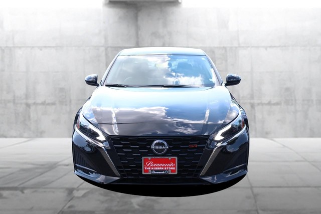 Nissan Altima Vehicle Image 04