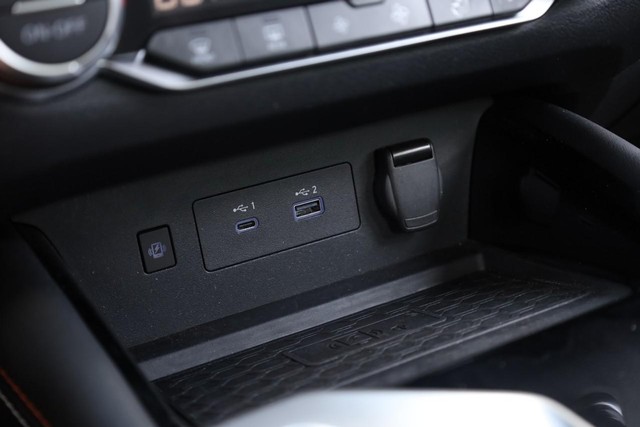 Nissan Altima Vehicle Image 15