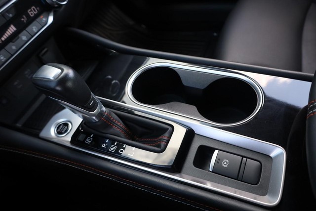 Nissan Altima Vehicle Image 16