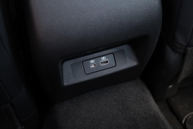 Nissan Altima Vehicle Image 21