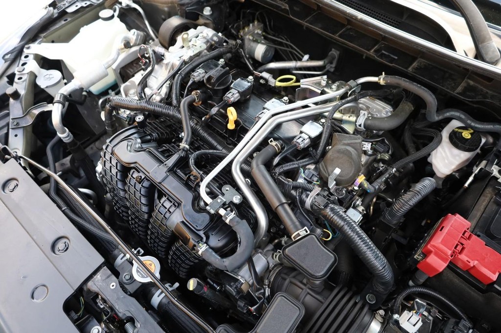 Nissan Altima Vehicle Full-screen Gallery Image 25