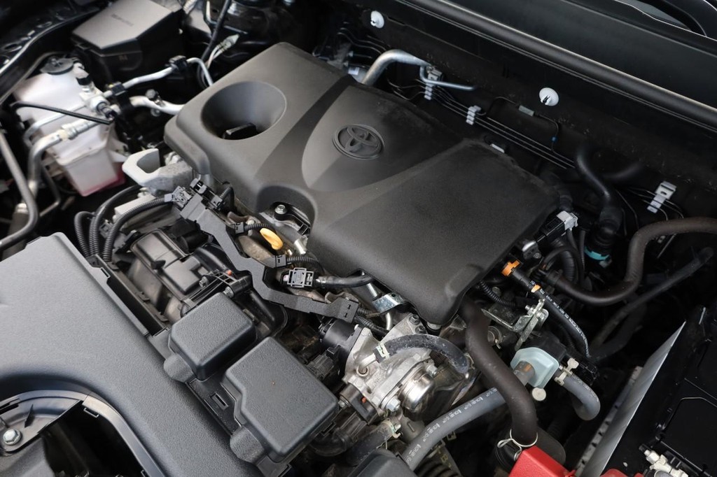 Toyota RAV4 Vehicle Full-screen Gallery Image 26
