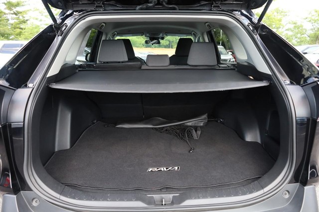 Toyota RAV4 Vehicle Image 08
