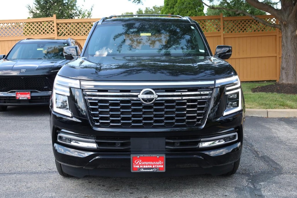 Nissan Armada Vehicle Full-screen Gallery Image 4