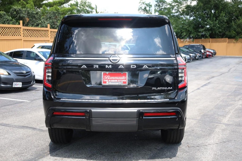 Nissan Armada Vehicle Full-screen Gallery Image 6