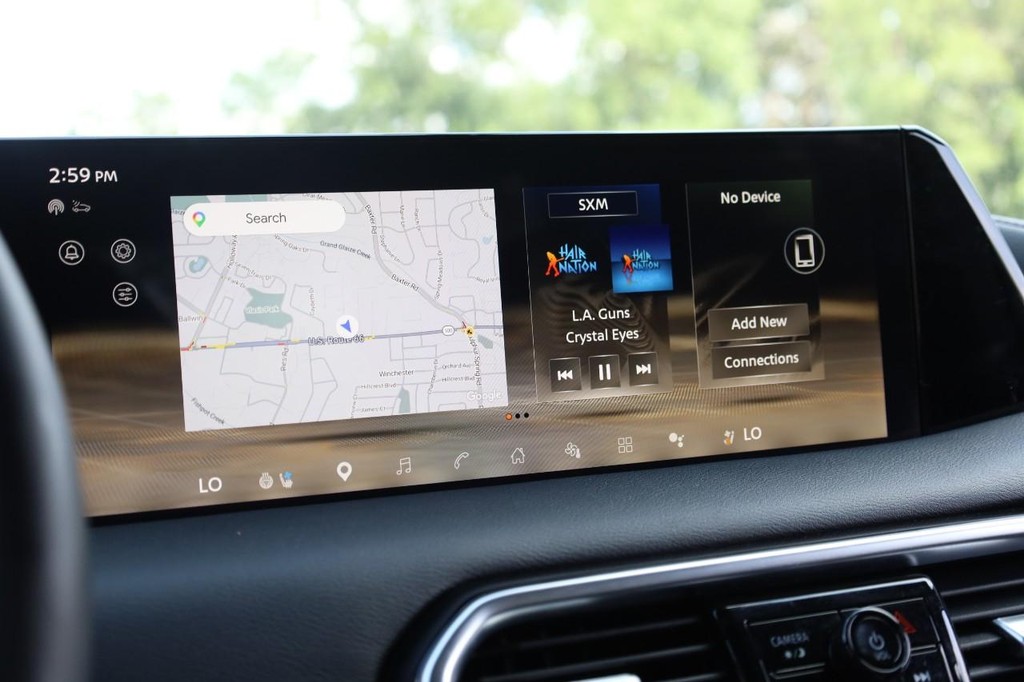 Nissan Armada Vehicle Full-screen Gallery Image 15