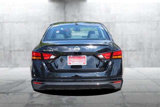 Nissan Altima Vehicle Image 06