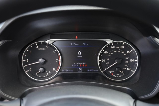 Nissan Altima Vehicle Image 10