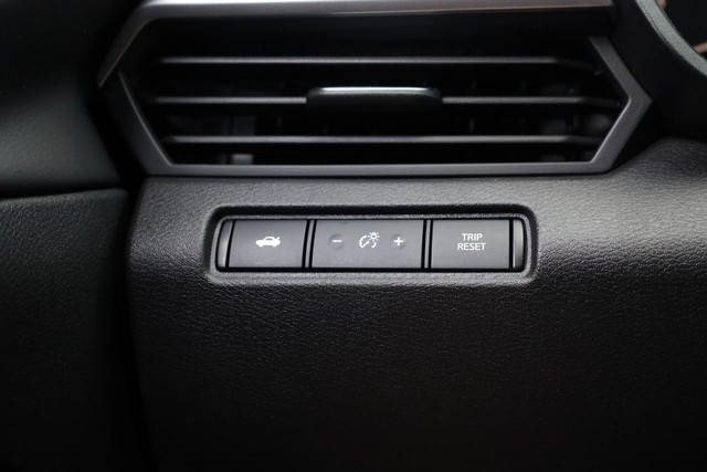 Nissan Altima Vehicle Image 18