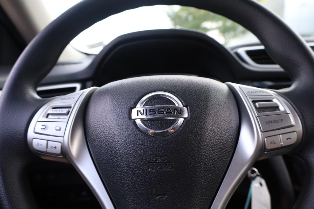 Nissan Rogue Vehicle Image 09