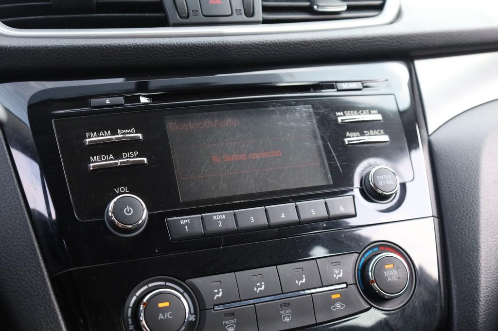 Nissan Rogue Vehicle Image 11