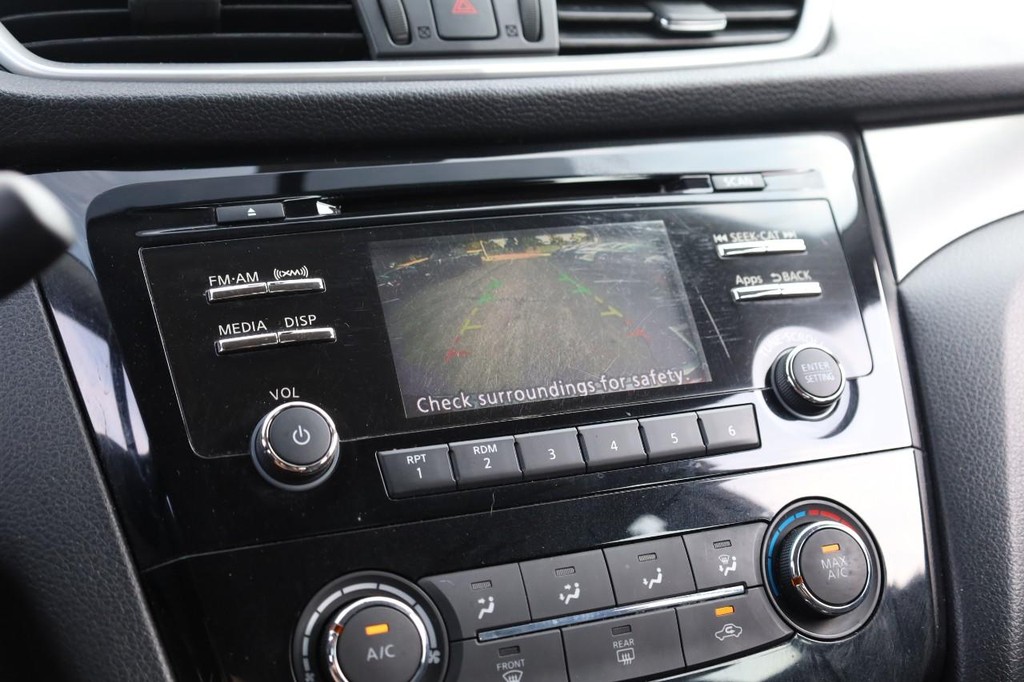 Nissan Rogue Vehicle Image 12