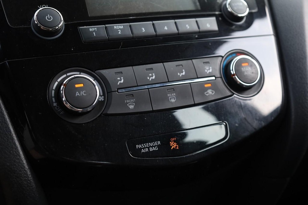 Nissan Rogue Vehicle Image 13