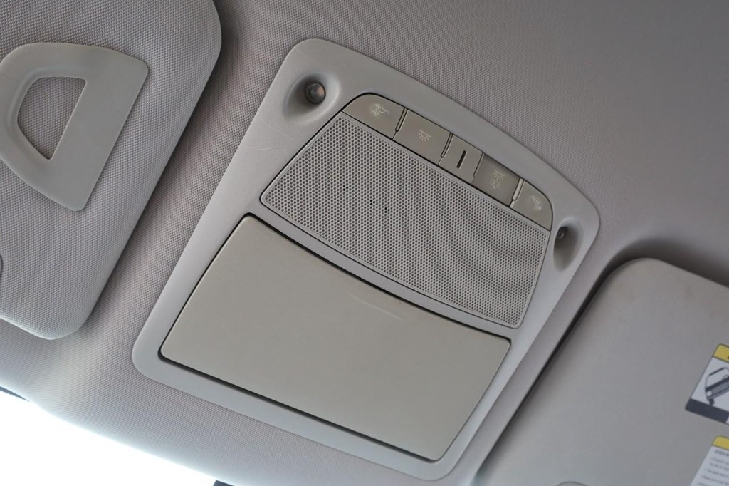 Nissan Rogue Vehicle Image 16