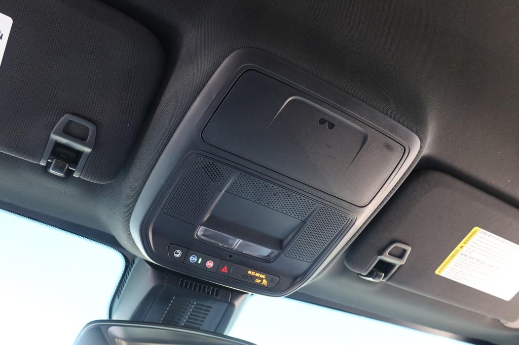 GMC Terrain Vehicle Image 16