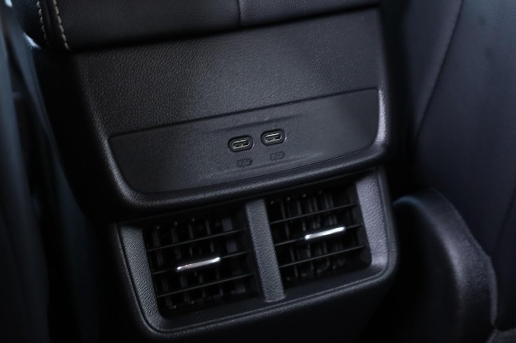 GMC Terrain Vehicle Image 21