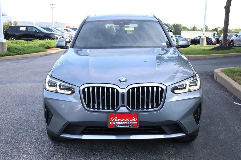 BMW X3 Vehicle Full-screen Gallery Image 04