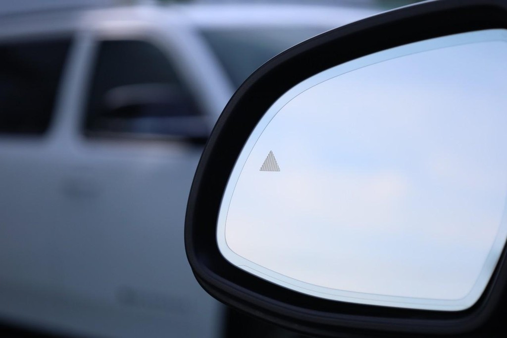 BMW X3 Vehicle Full-screen Gallery Image 23