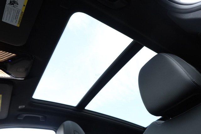 BMW X3 Vehicle Image 09