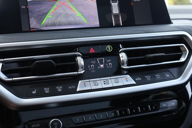 BMW X3 Vehicle Image 16