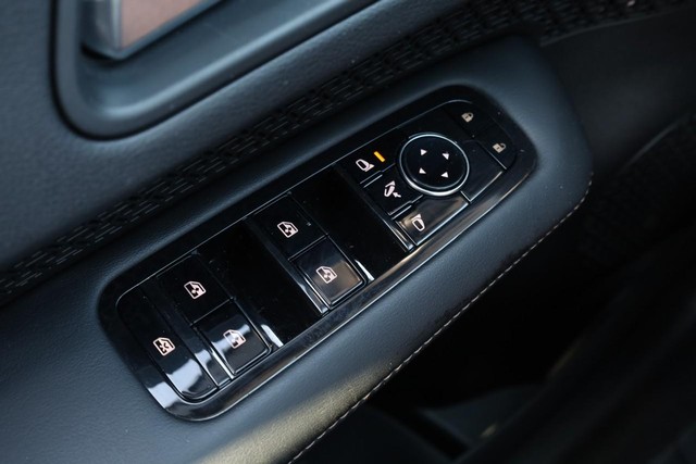 Nissan Ariya Vehicle Image 17