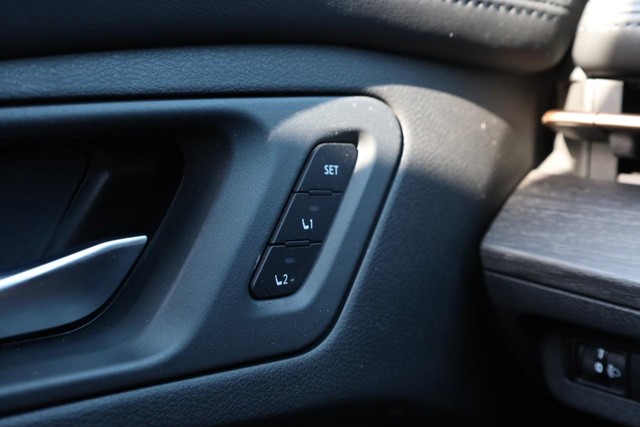 Nissan Ariya Vehicle Image 18