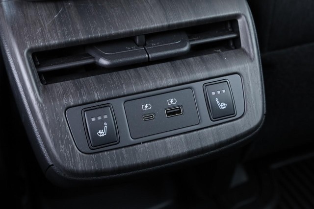 Nissan Ariya Vehicle Image 22