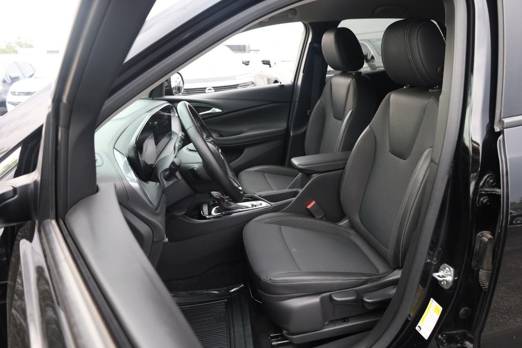 Buick Encore GX Vehicle Full-screen Gallery Image 08