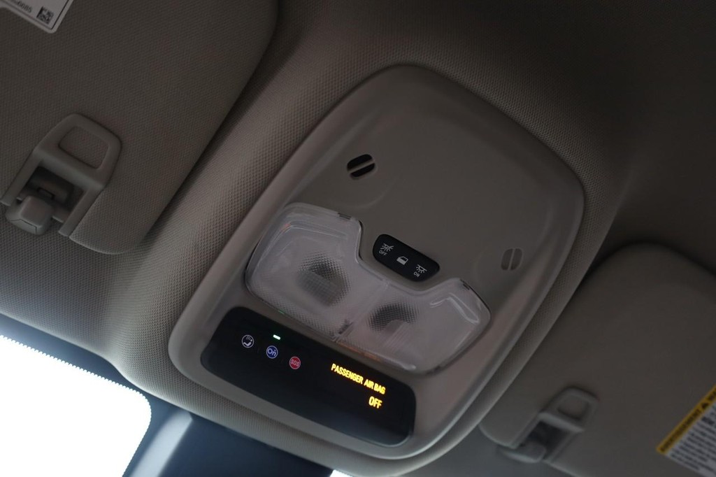 Buick Encore GX Vehicle Full-screen Gallery Image 16
