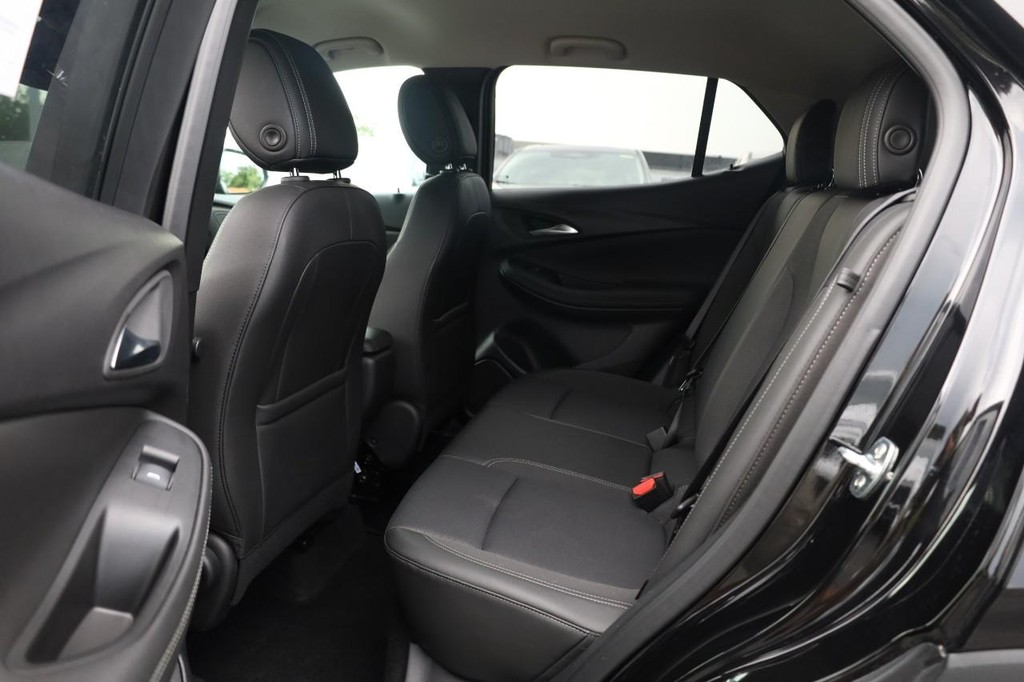 Buick Encore GX Vehicle Full-screen Gallery Image 20
