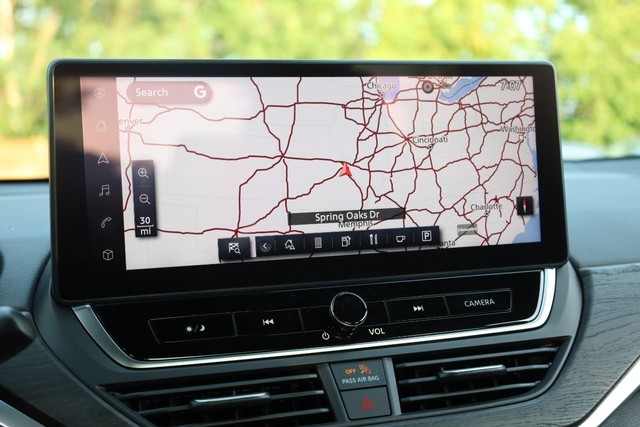 Nissan Altima Vehicle Full-screen Gallery Image 12