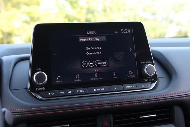 Nissan Rogue Vehicle Image 11