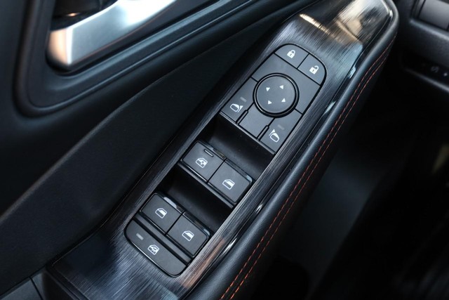 Nissan Rogue Vehicle Image 17