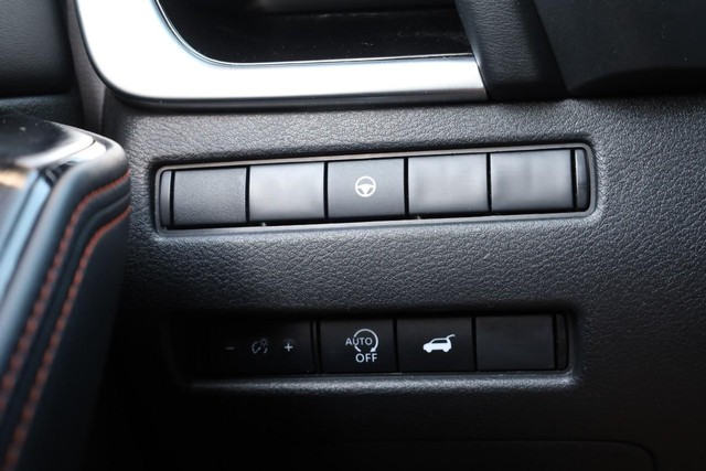 Nissan Rogue Vehicle Image 18
