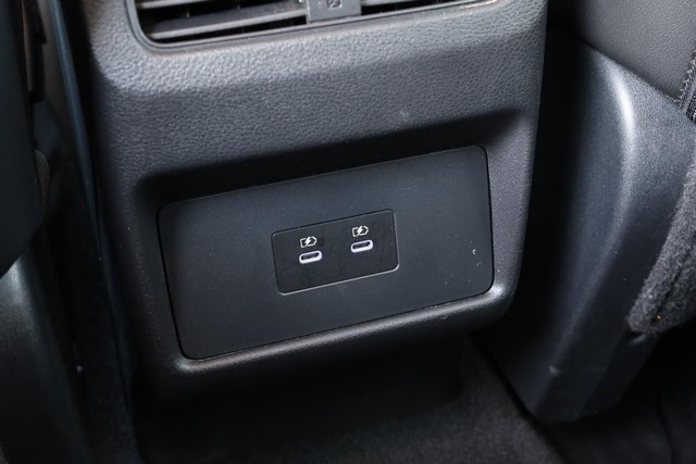 Nissan Rogue Vehicle Image 21