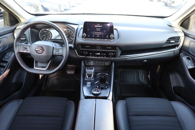 Nissan Rogue Vehicle Image 22