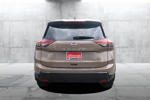 Nissan Rogue Vehicle Full-screen Gallery Image 6