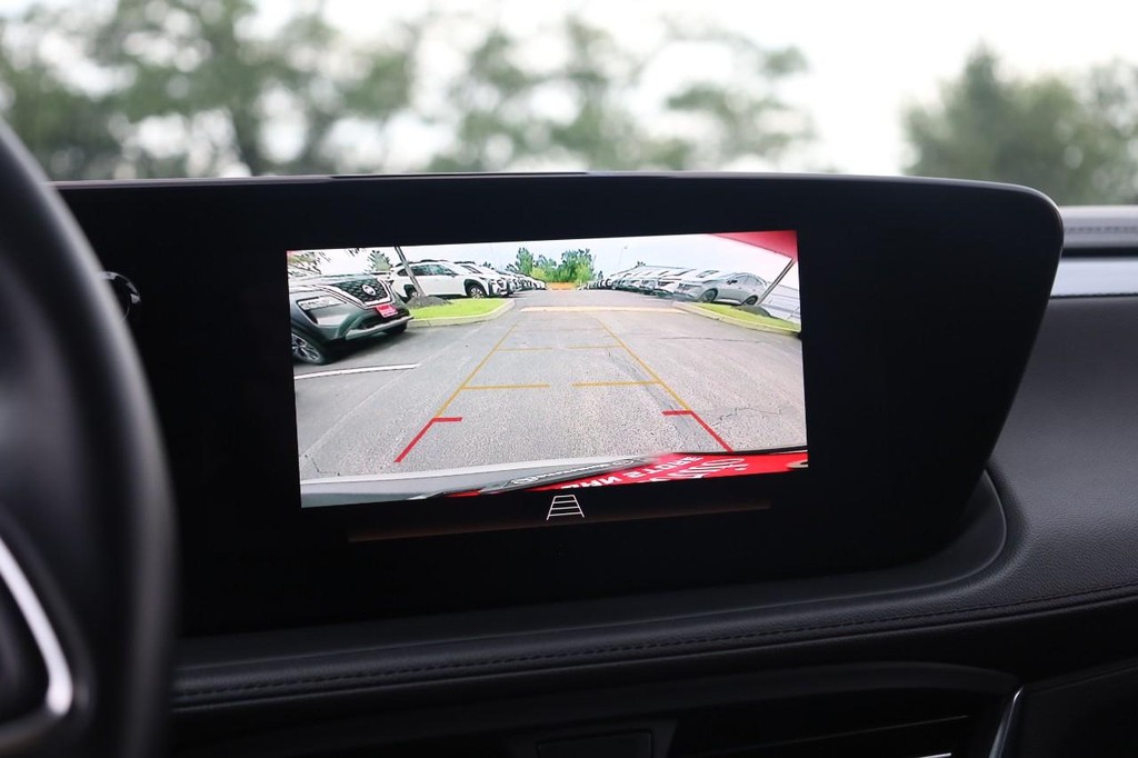 Buick Encore GX Vehicle Full-screen Gallery Image 12