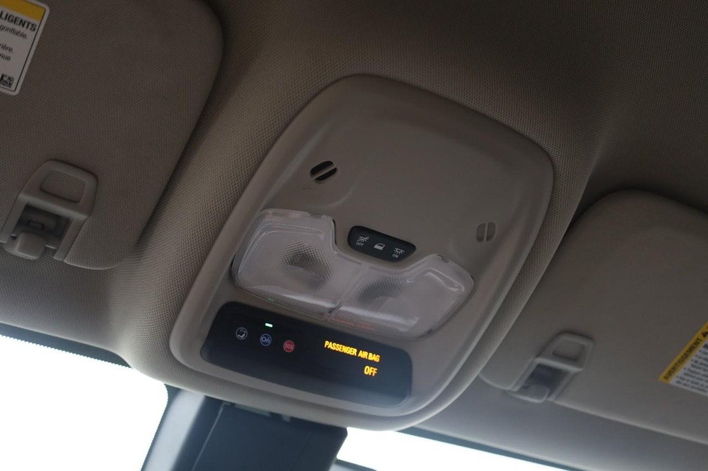 Buick Encore GX Vehicle Full-screen Gallery Image 16