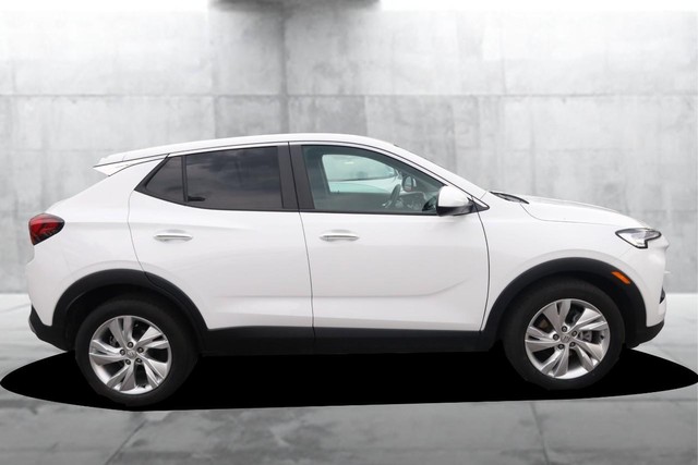Buick Encore GX Vehicle Full-screen Gallery Image 5