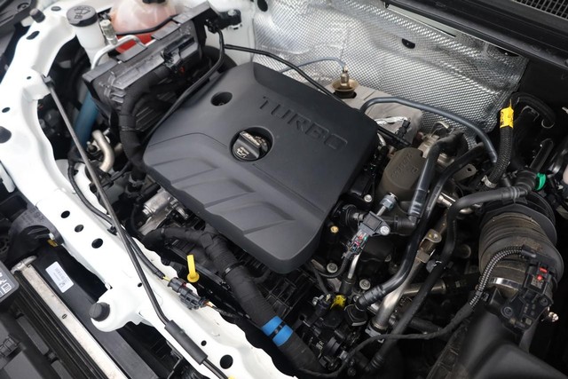 Buick Encore GX Vehicle Full-screen Gallery Image 24