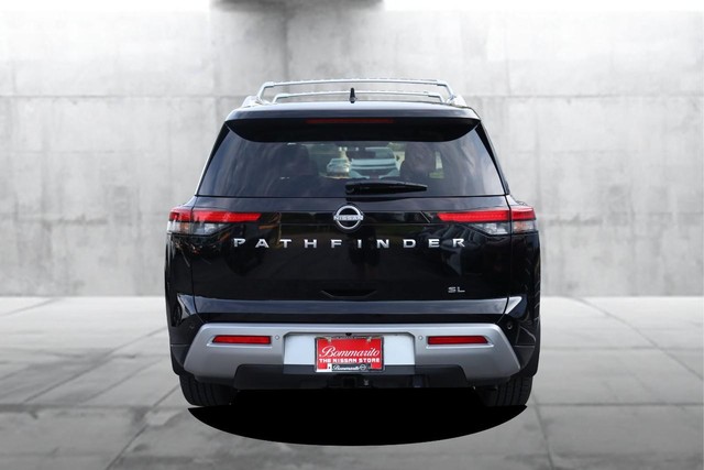 Nissan Pathfinder Vehicle Full-screen Gallery Image 6
