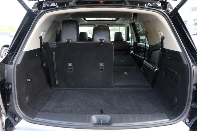 Nissan Pathfinder Vehicle Full-screen Gallery Image 8