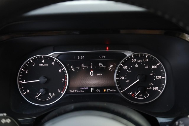 Nissan Pathfinder Vehicle Full-screen Gallery Image 14