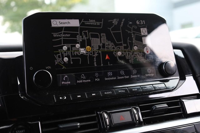 Nissan Pathfinder Vehicle Full-screen Gallery Image 16