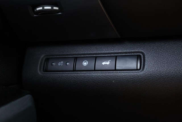 Nissan Pathfinder Vehicle Full-screen Gallery Image 23