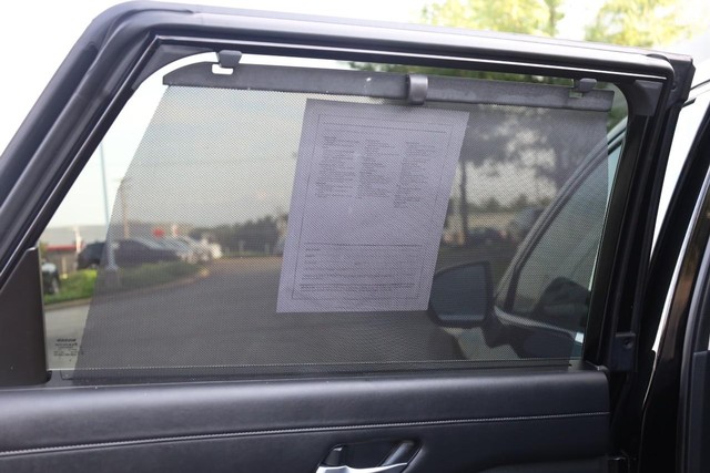 Nissan Pathfinder Vehicle Full-screen Gallery Image 26